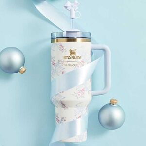Stanley x LoveShackFancy Holiday - 40oz Rosa Beaux Blue Quencher